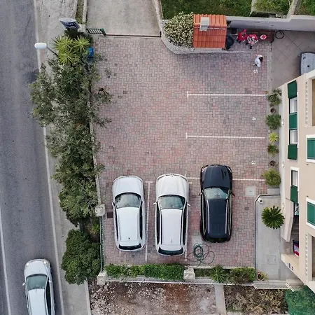 Apartment Lidija Omis